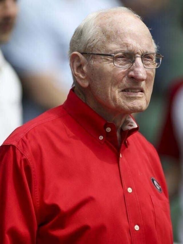 The Legendary Georgia football coach Vince Dooley died